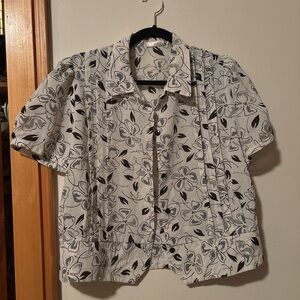 Floral Short Sleeve Button-Up Blouse